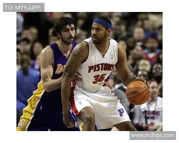 湖人对决国王激情碰撞唱响篮球场上的热血旋律 湖人对决国王激情碰撞唱响篮球场上的热血旋律